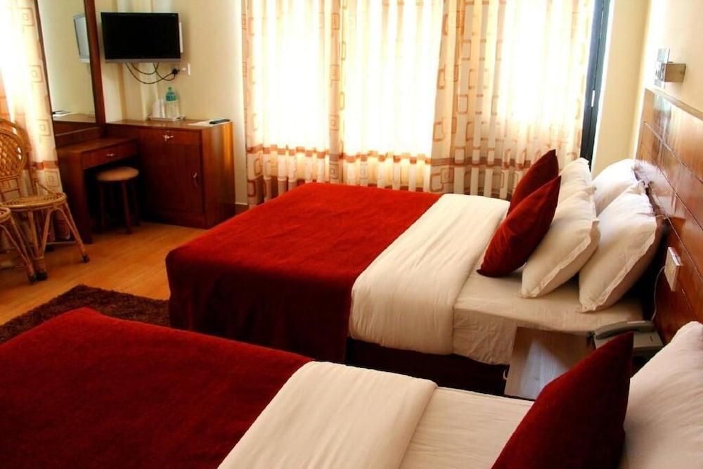Hotel Tara Pokhara Ngoại thất bức ảnh