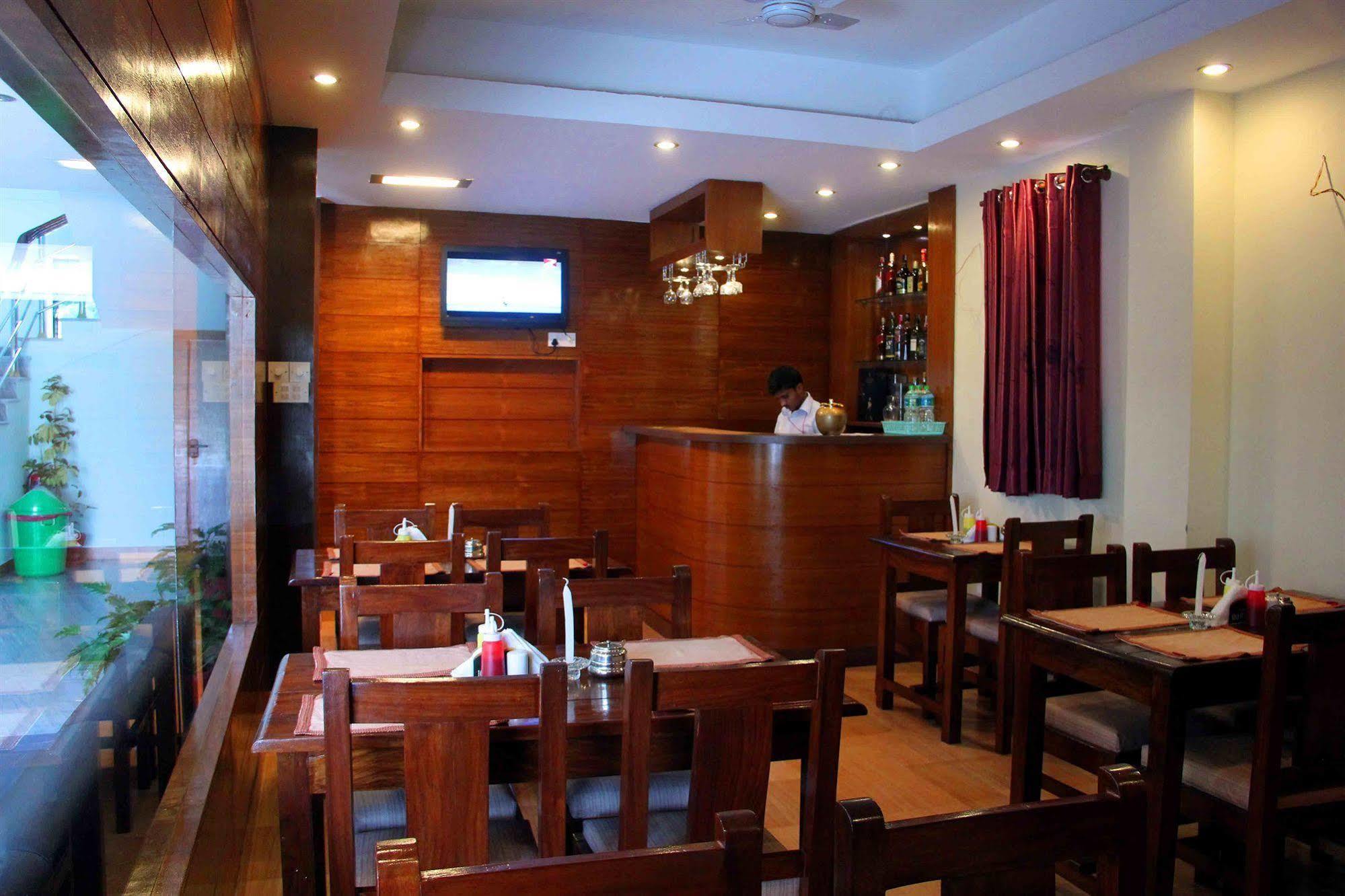 Hotel Tara Pokhara Ngoại thất bức ảnh