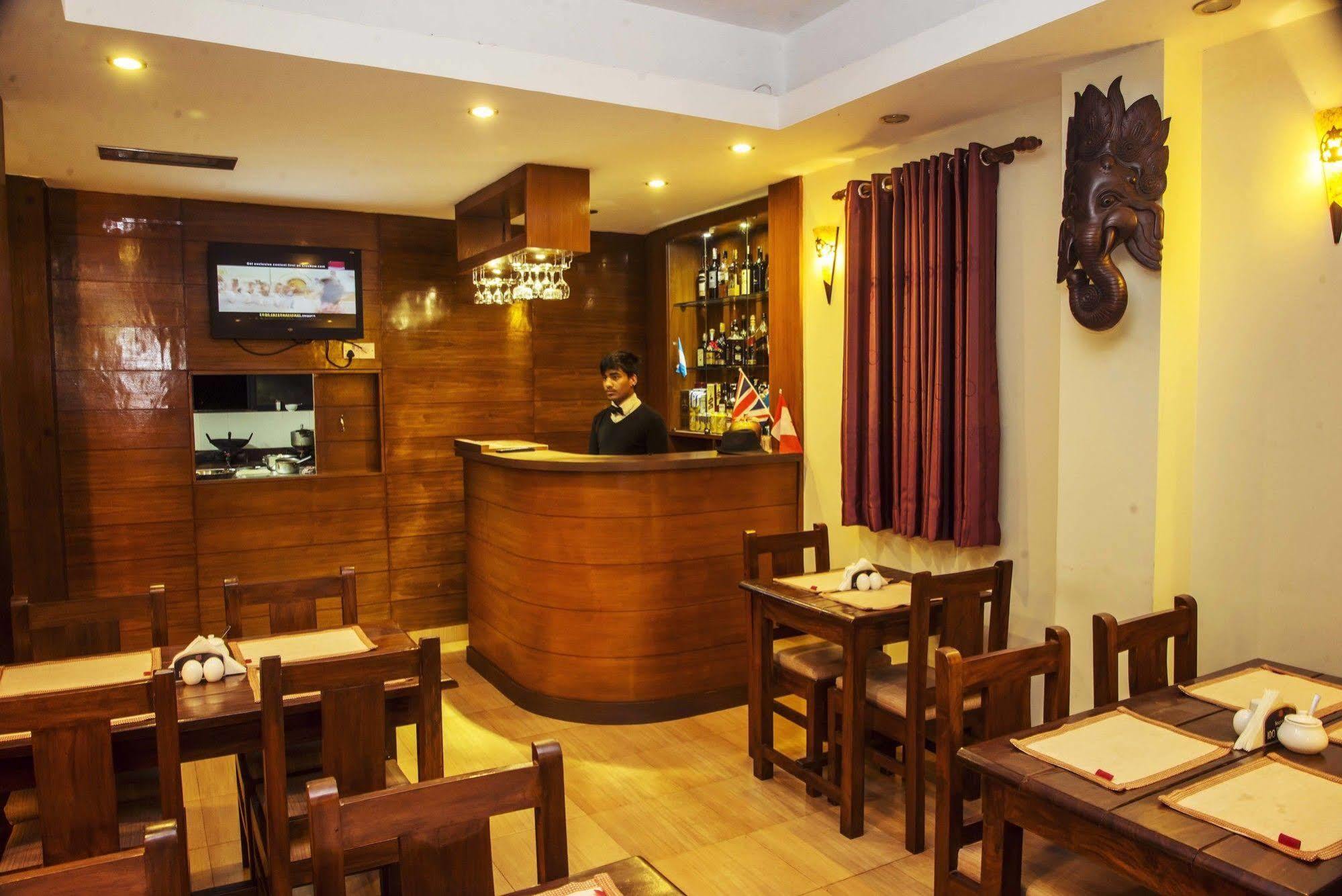 Hotel Tara Pokhara Ngoại thất bức ảnh