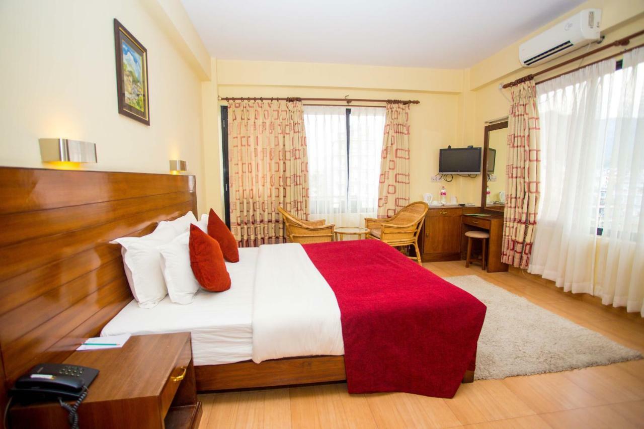Hotel Tara Pokhara Ngoại thất bức ảnh